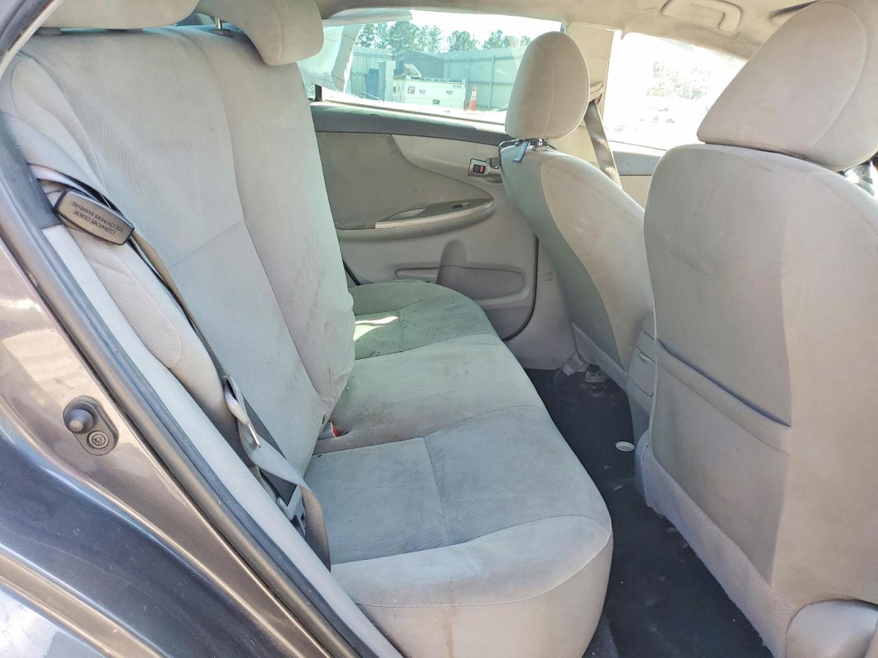 2013 TOYOTA COROLLA LE photo 10