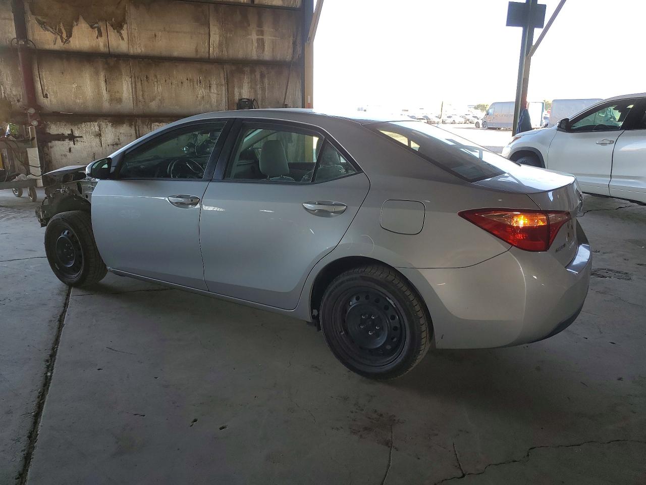 2019 TOYOTA COROLLA LE photo 3