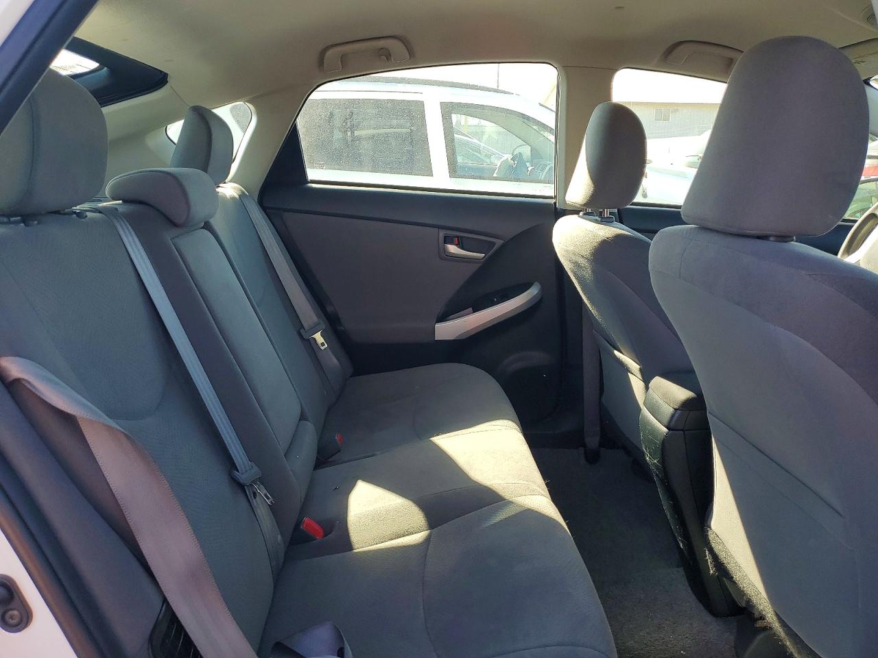 2014 TOYOTA PRIUS TWO photo 19