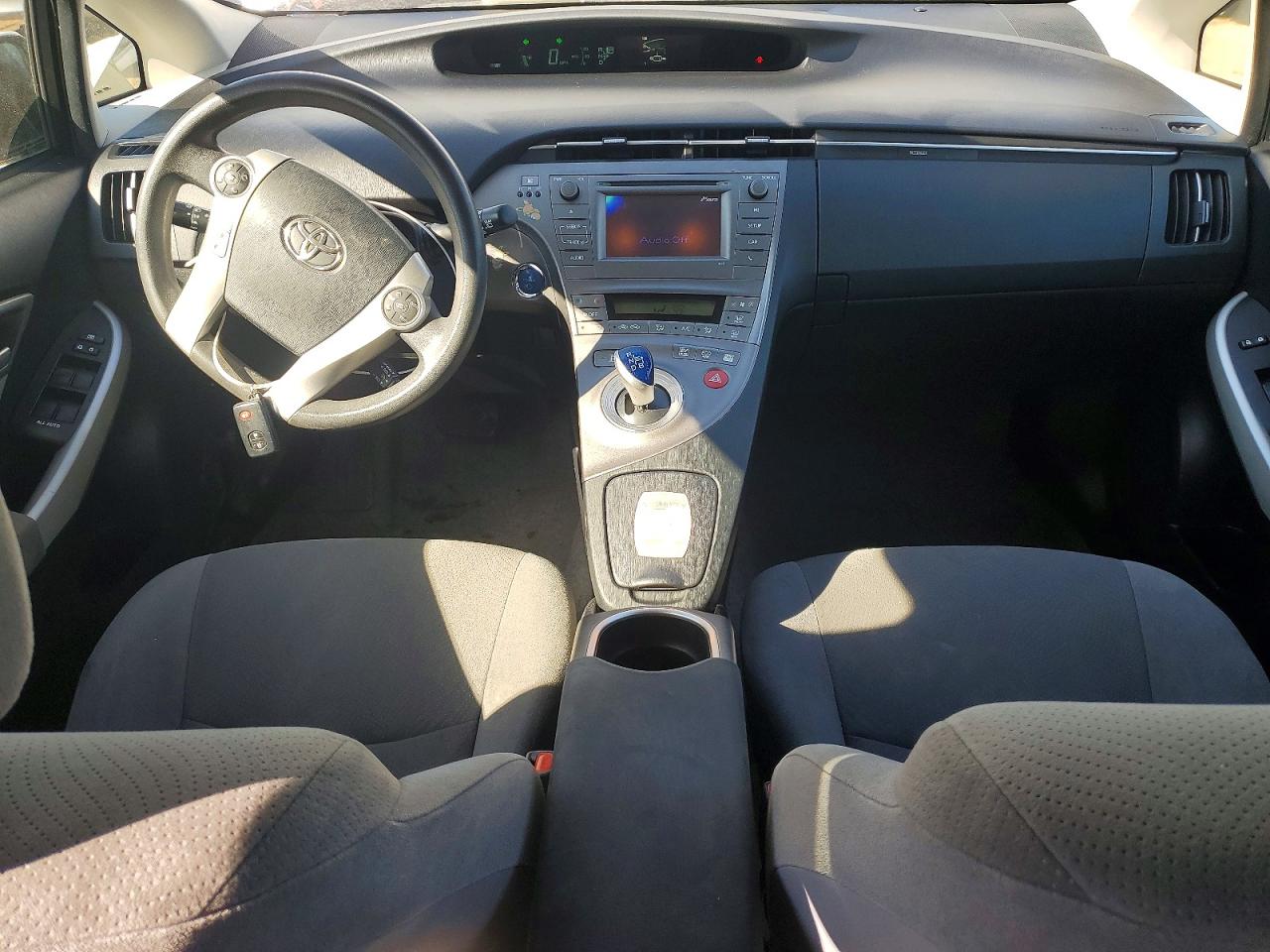 2014 TOYOTA PRIUS TWO photo 15