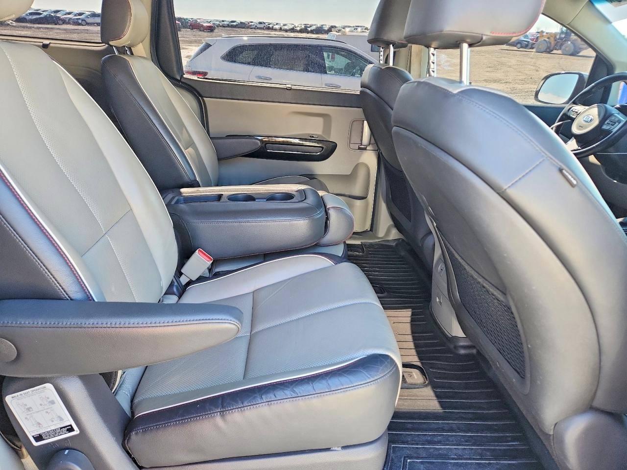 2016 KIA SEDONA EX photo 11