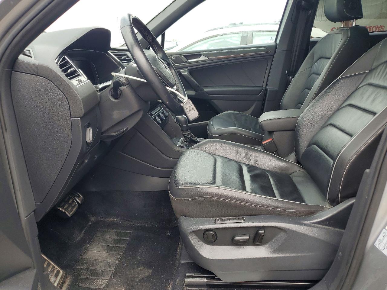 2021 VOLKSWAGEN TIGUAN SEL PREMIUM R-LINE photo 13