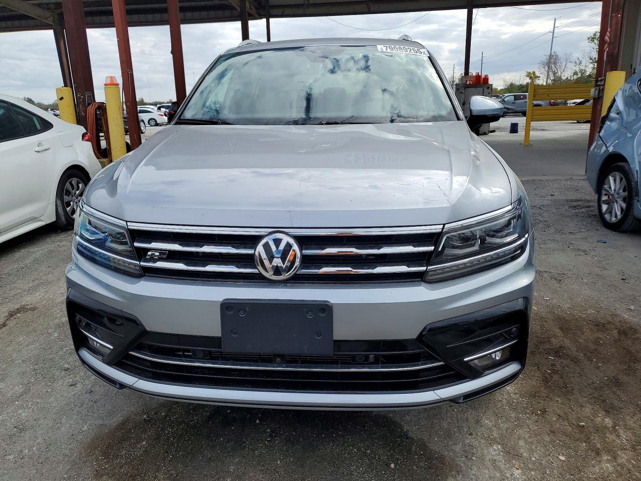 2021 VOLKSWAGEN TIGUAN SEL PREMIUM R-LINE photo 9
