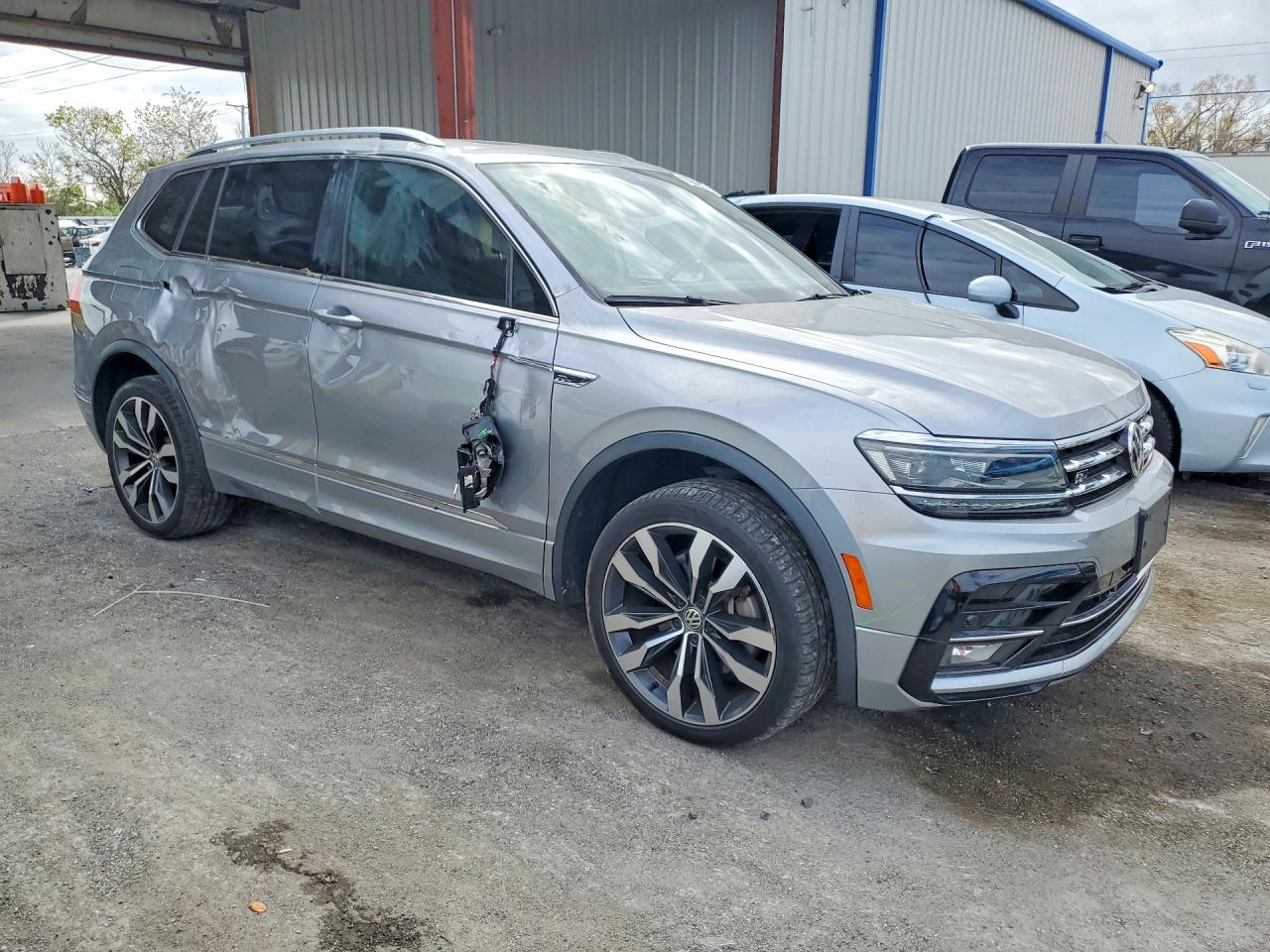 2021 VOLKSWAGEN TIGUAN SEL PREMIUM R-LINE photo 7