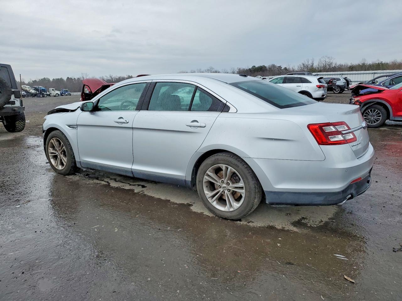 2014 FORD TAURUS SEL photo 3