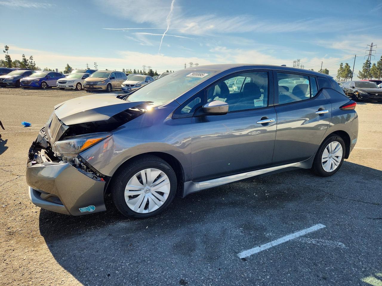 2025 NISSAN LEAF