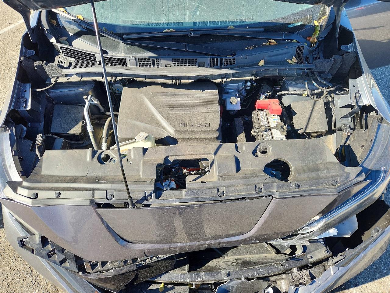2025 NISSAN LEAF S photo 11