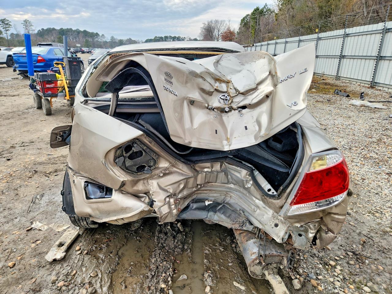 2005 TOYOTA CAMRY LE V6 photo 16