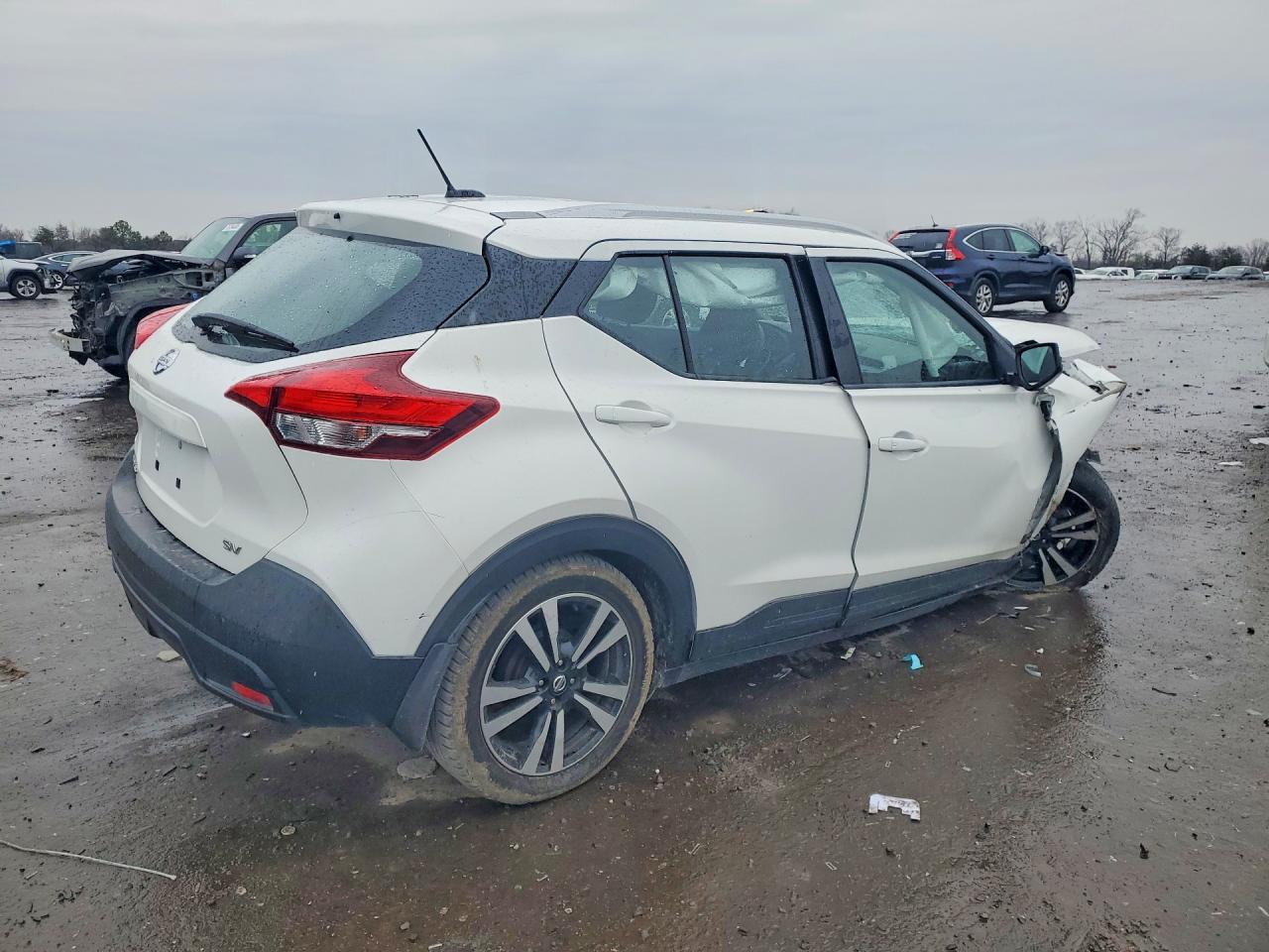 2018 NISSAN KICKS SV photo 3