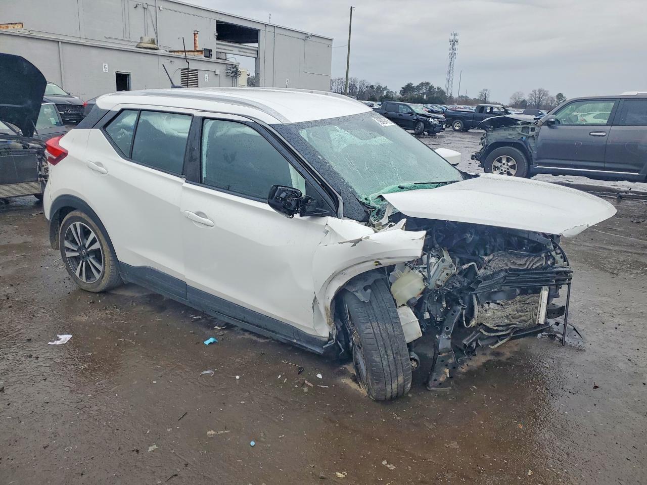 2018 NISSAN KICKS SV photo 4