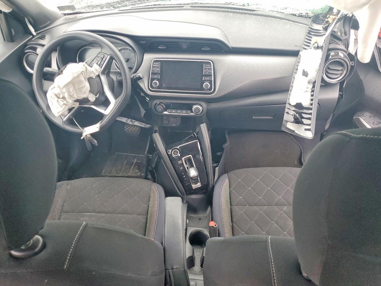 2018 NISSAN KICKS SV photo 8
