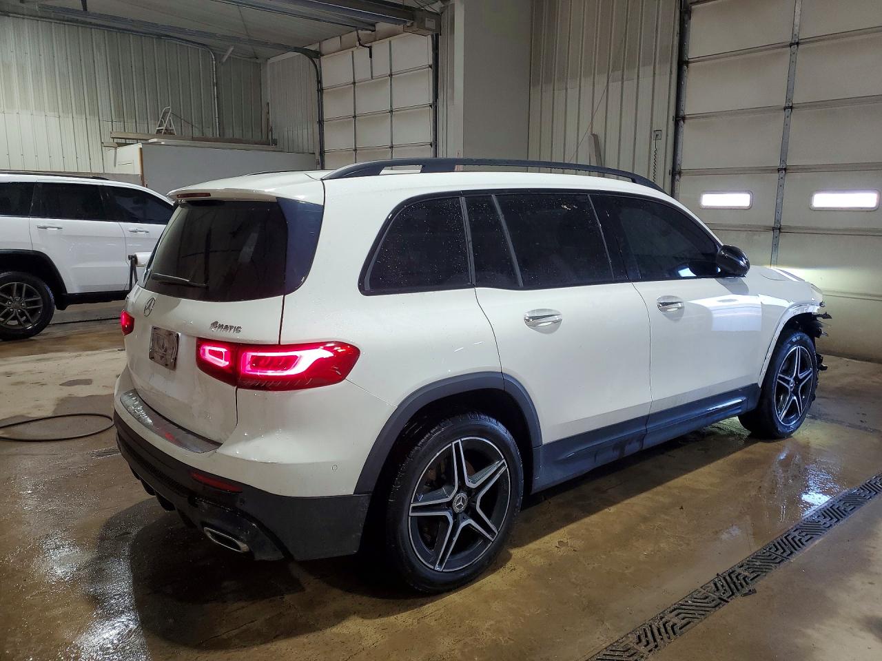 2021 MERCEDES-BENZ GLB 250 4MATIC photo 5