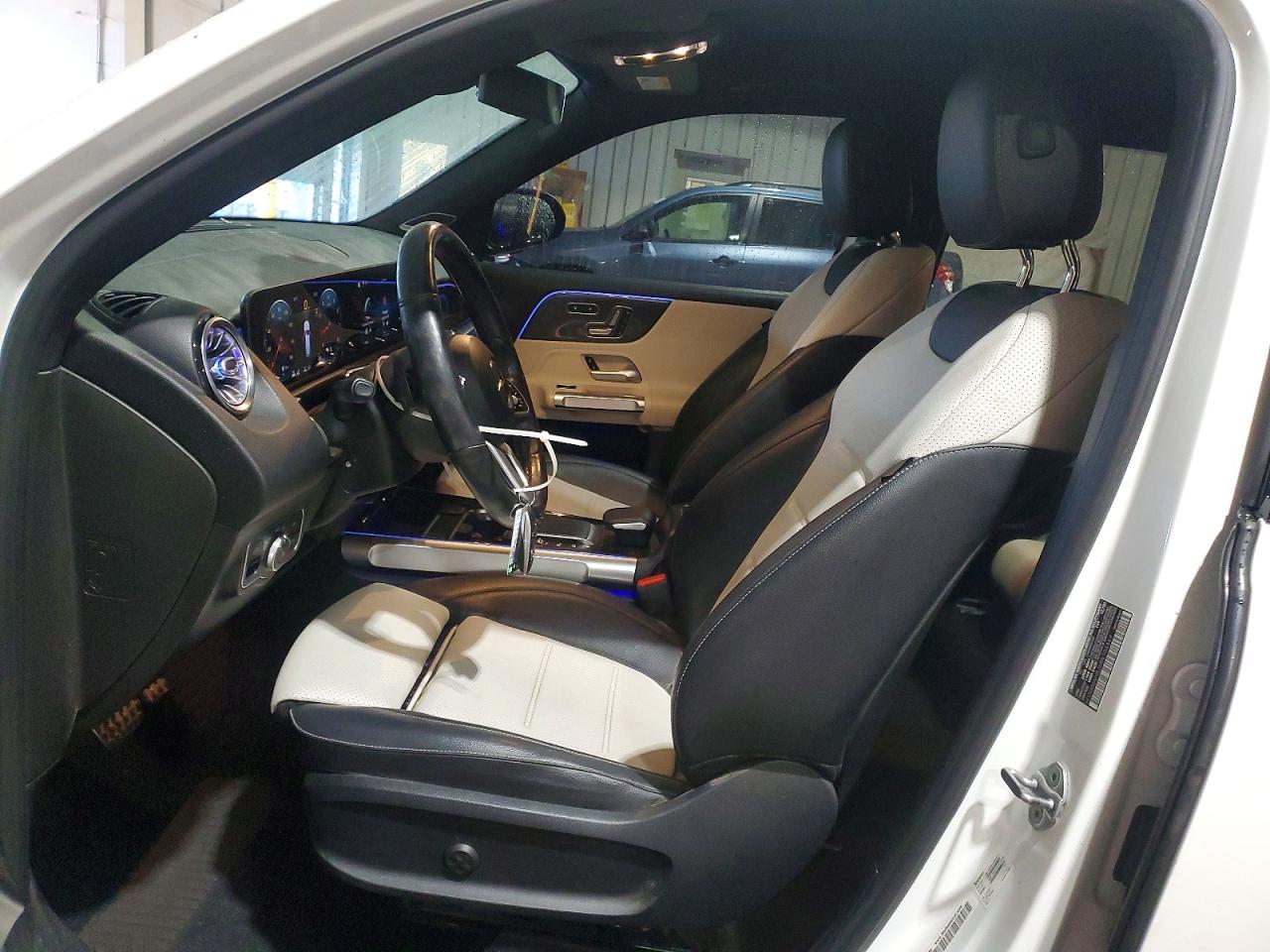 2021 MERCEDES-BENZ GLB 250 4MATIC photo 13