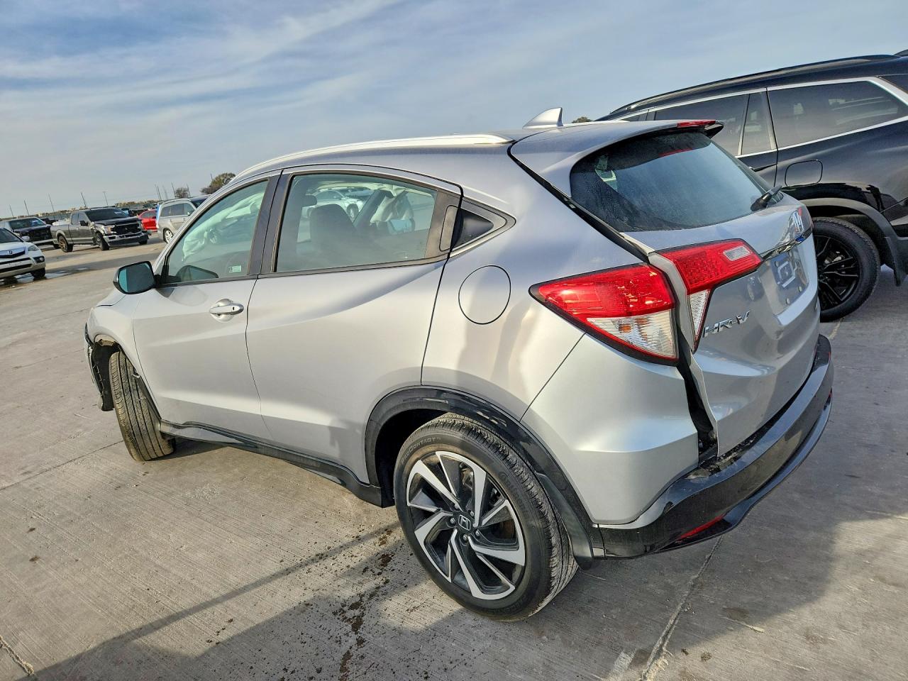 2019 HONDA HR-V SPORT photo 2