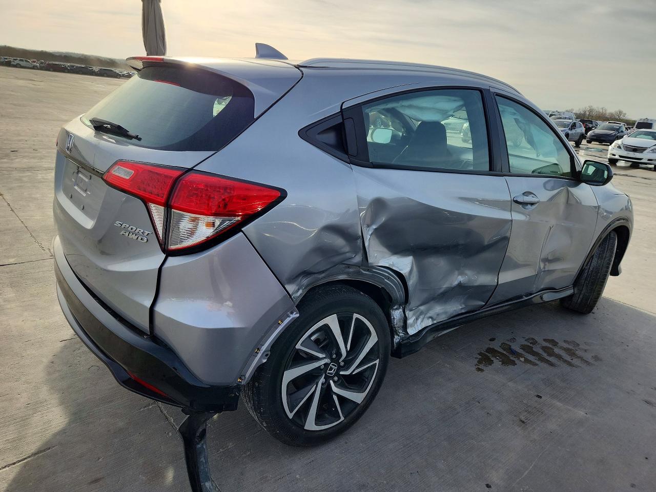 2019 HONDA HR-V SPORT photo 3
