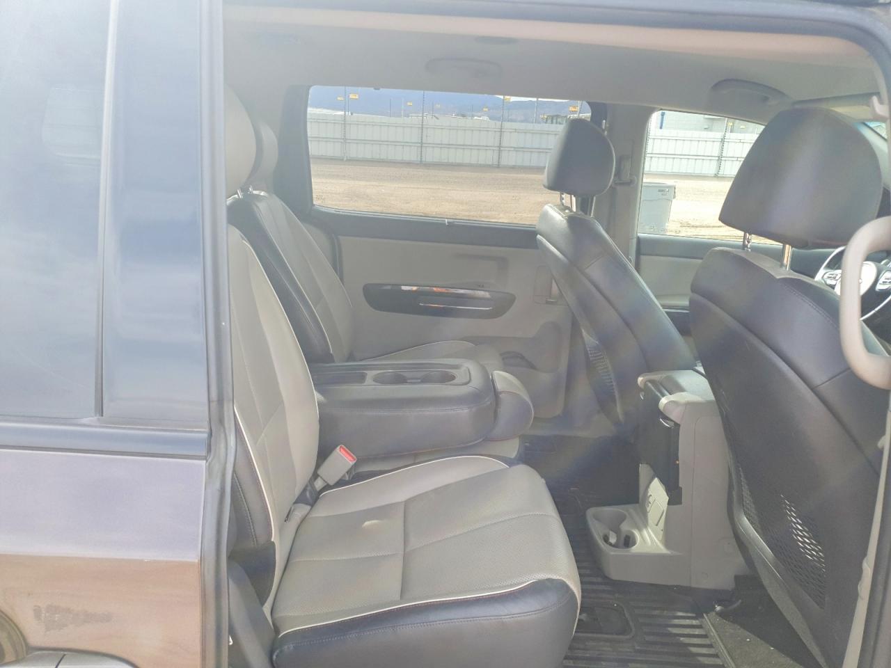 2016 KIA SEDONA EX photo 21