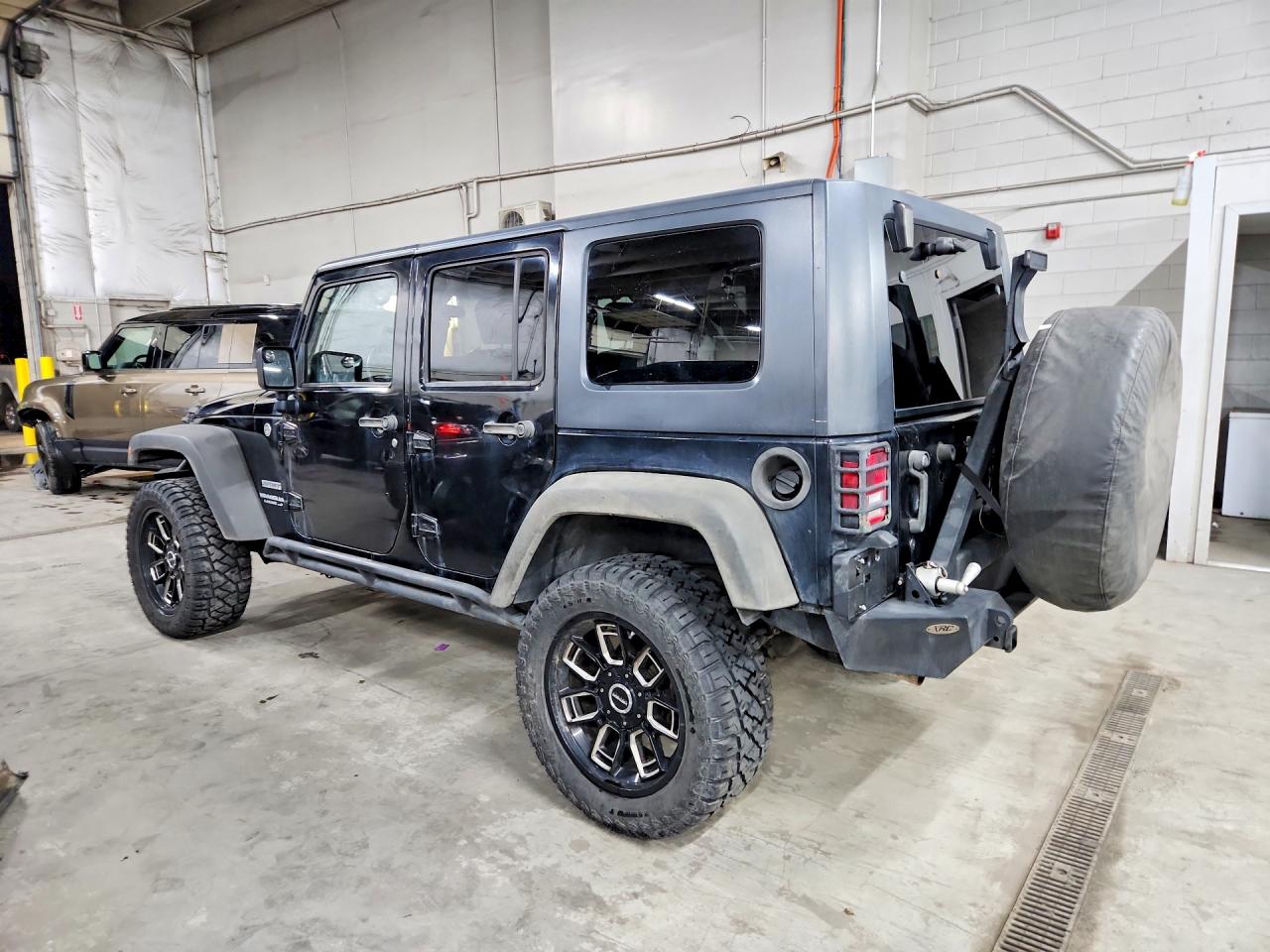 2010 JEEP WRANGLER UNLIMITED SPORT photo 2