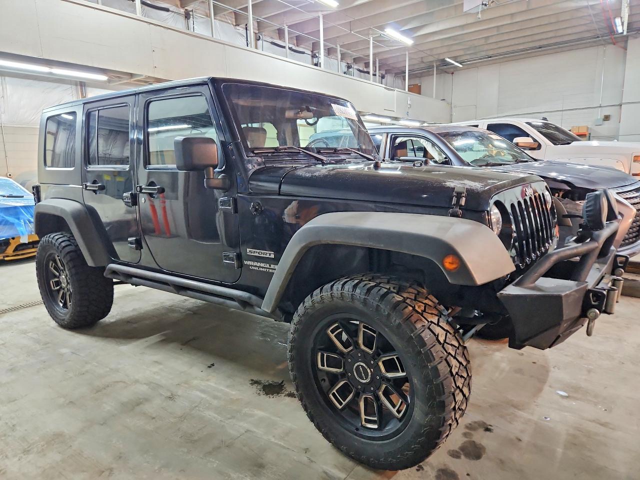 2010 JEEP WRANGLER UNLIMITED SPORT photo 4