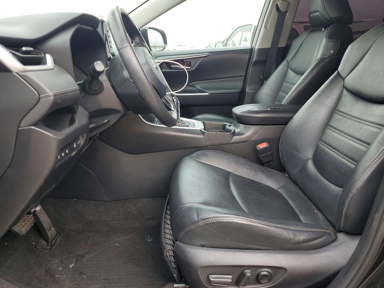 2021 TOYOTA RAV4 XLE PREMIUM photo 13