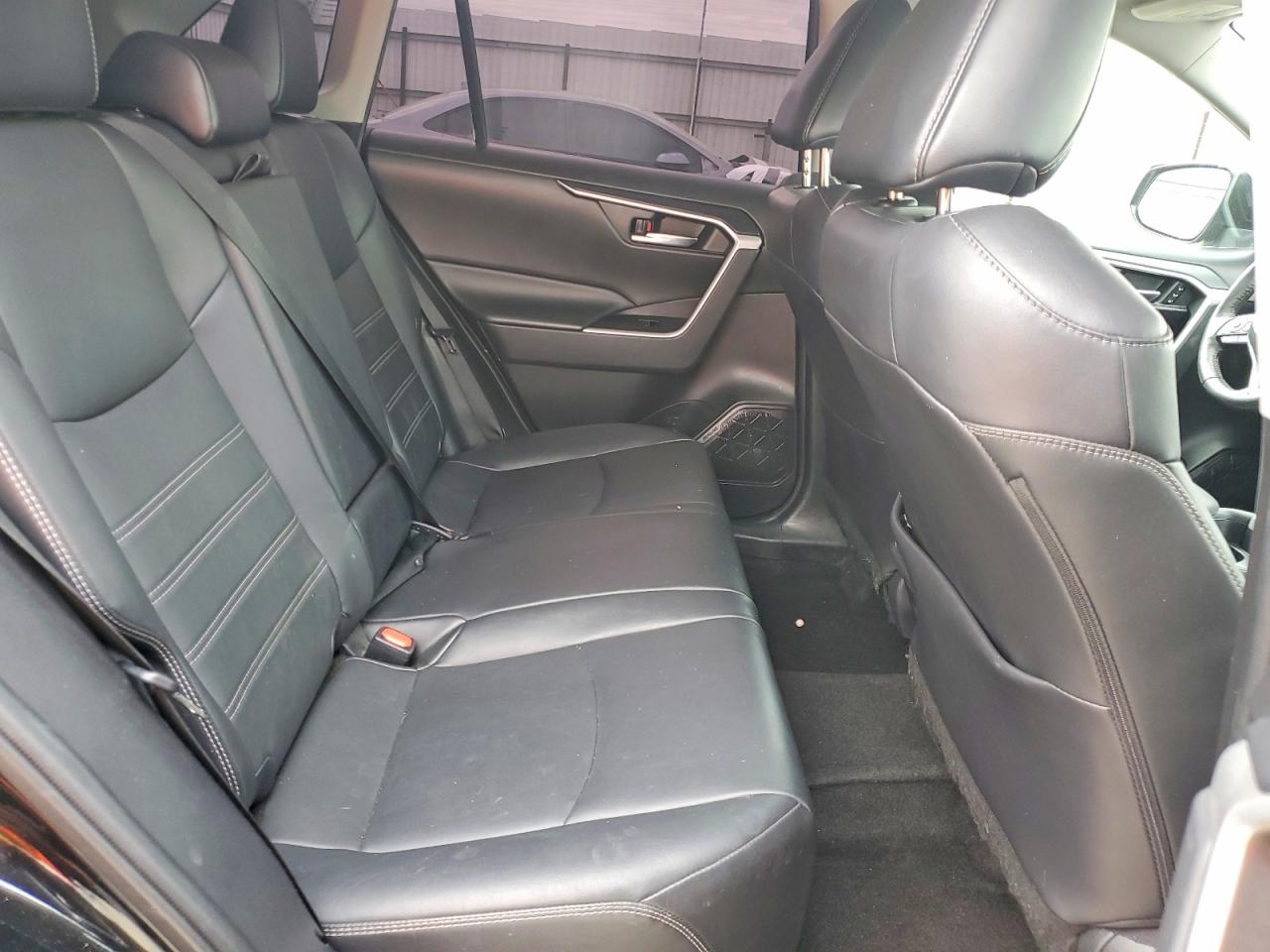 2021 TOYOTA RAV4 XLE PREMIUM photo 19