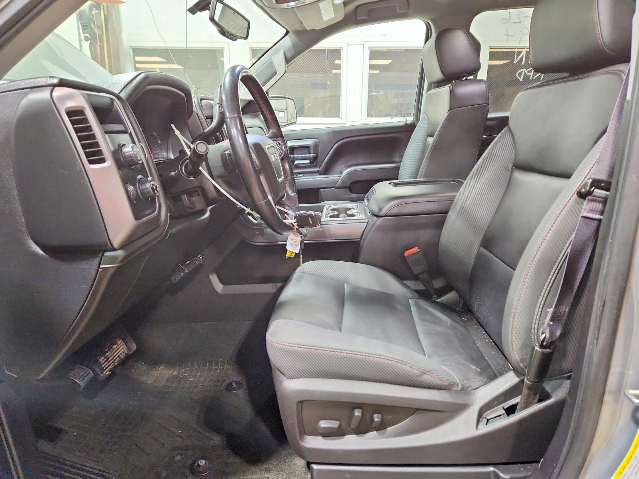 2017 GMC SIERRA K1500 SLT photo 19