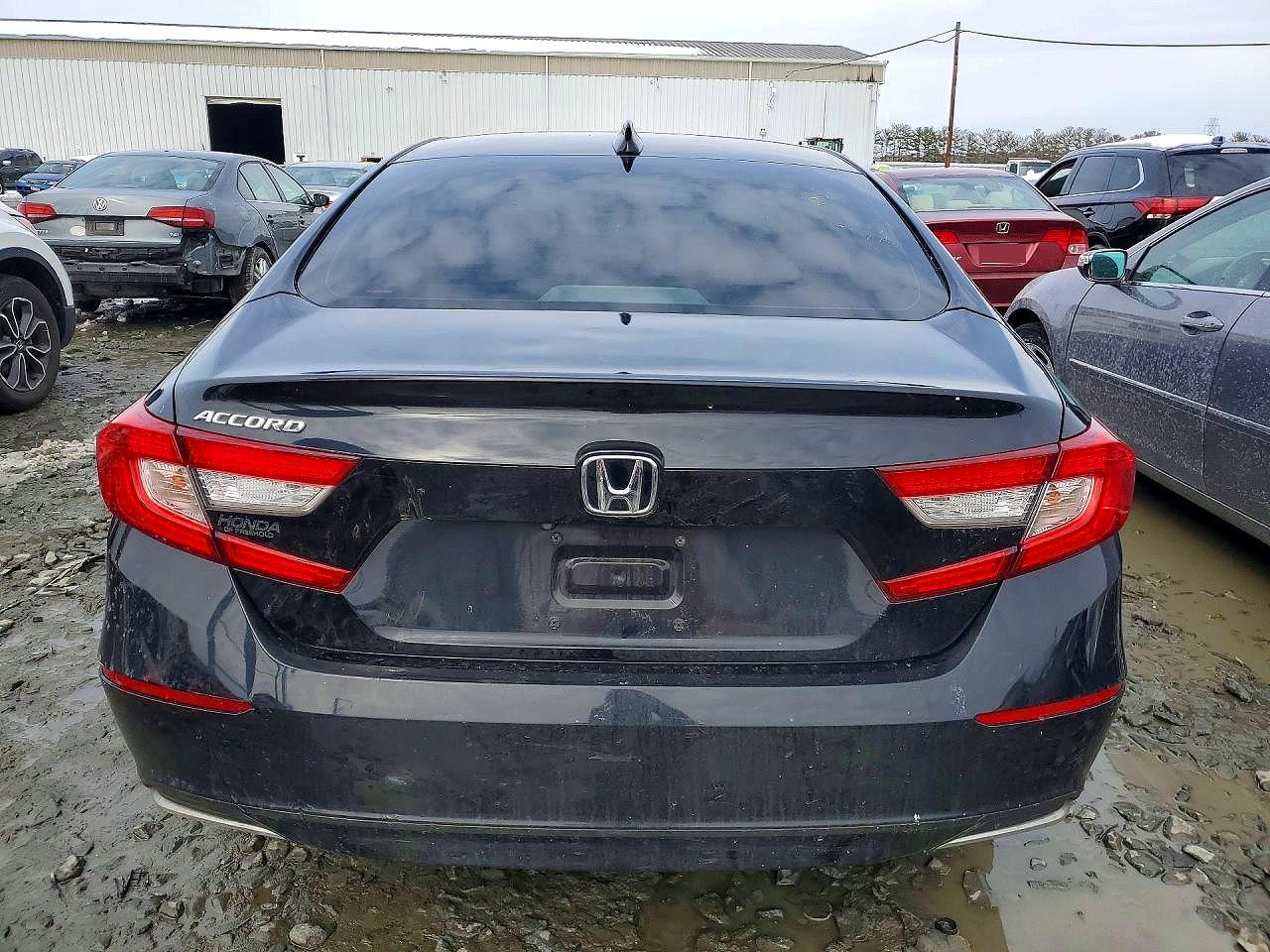 2018 HONDA ACCORD EX photo 6