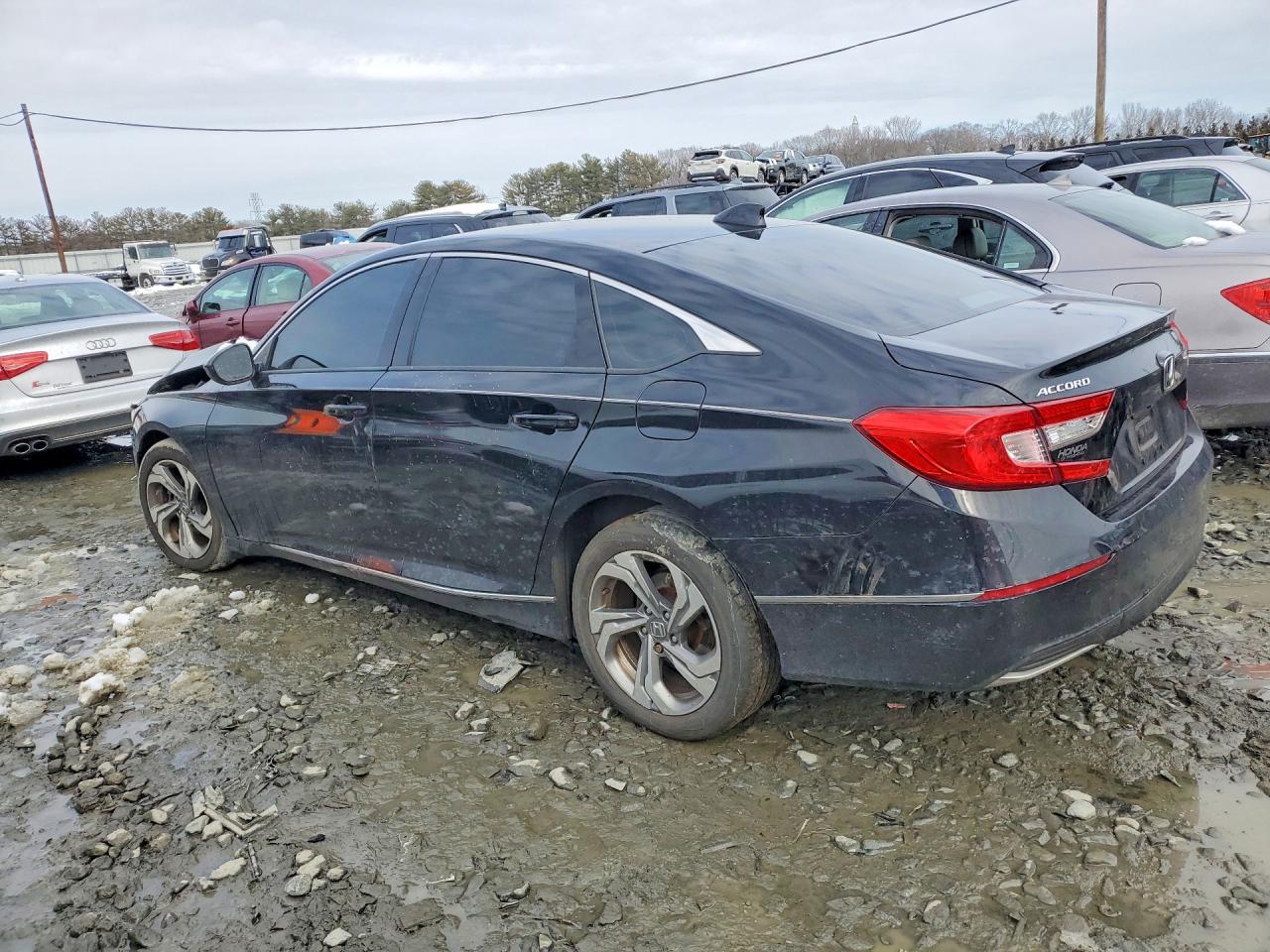 2018 HONDA ACCORD EX photo 2