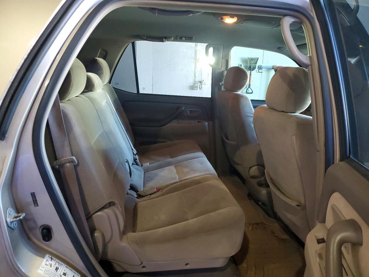 2005 TOYOTA SEQUOIA SR5 photo 11