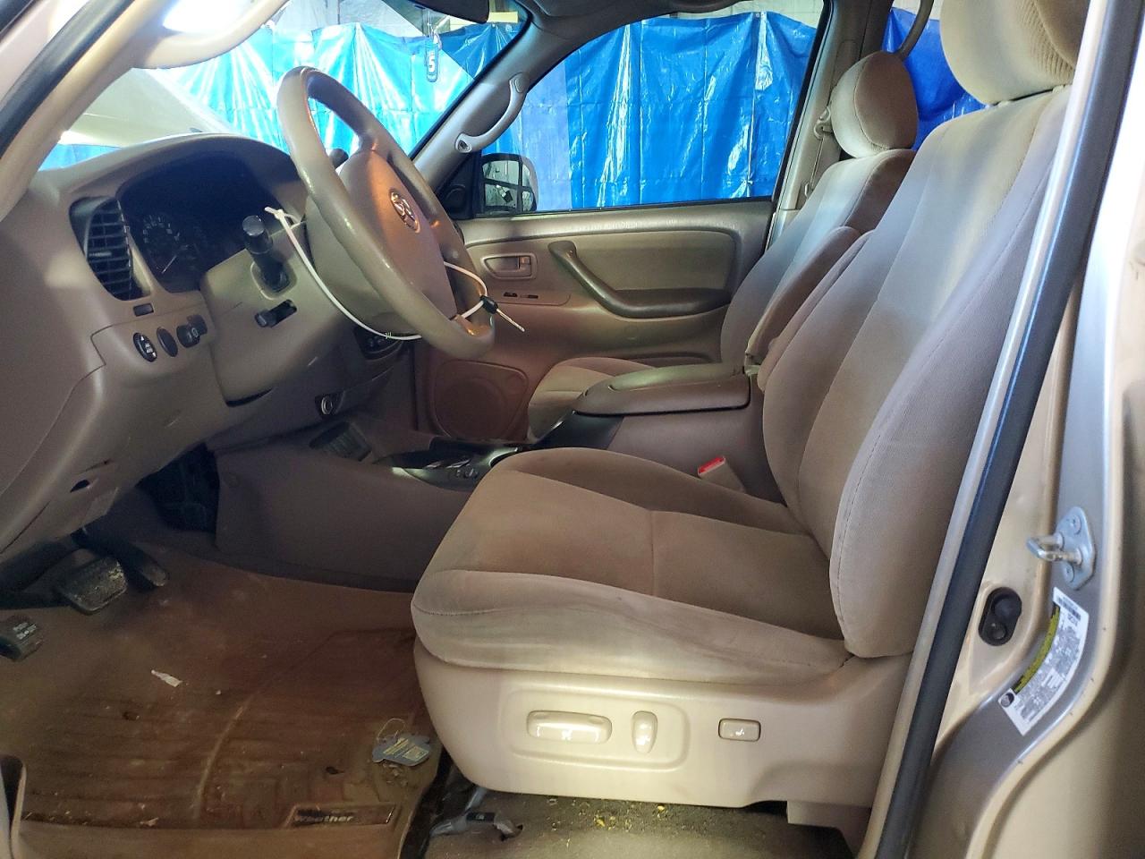 2005 TOYOTA SEQUOIA SR5 photo 7