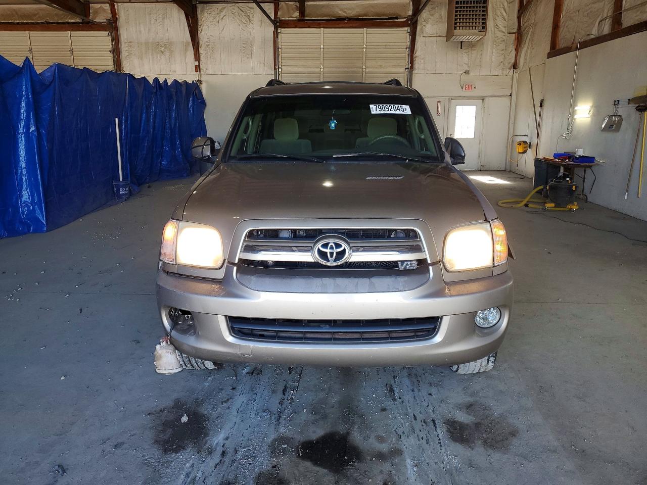 2005 TOYOTA SEQUOIA SR5 photo 5