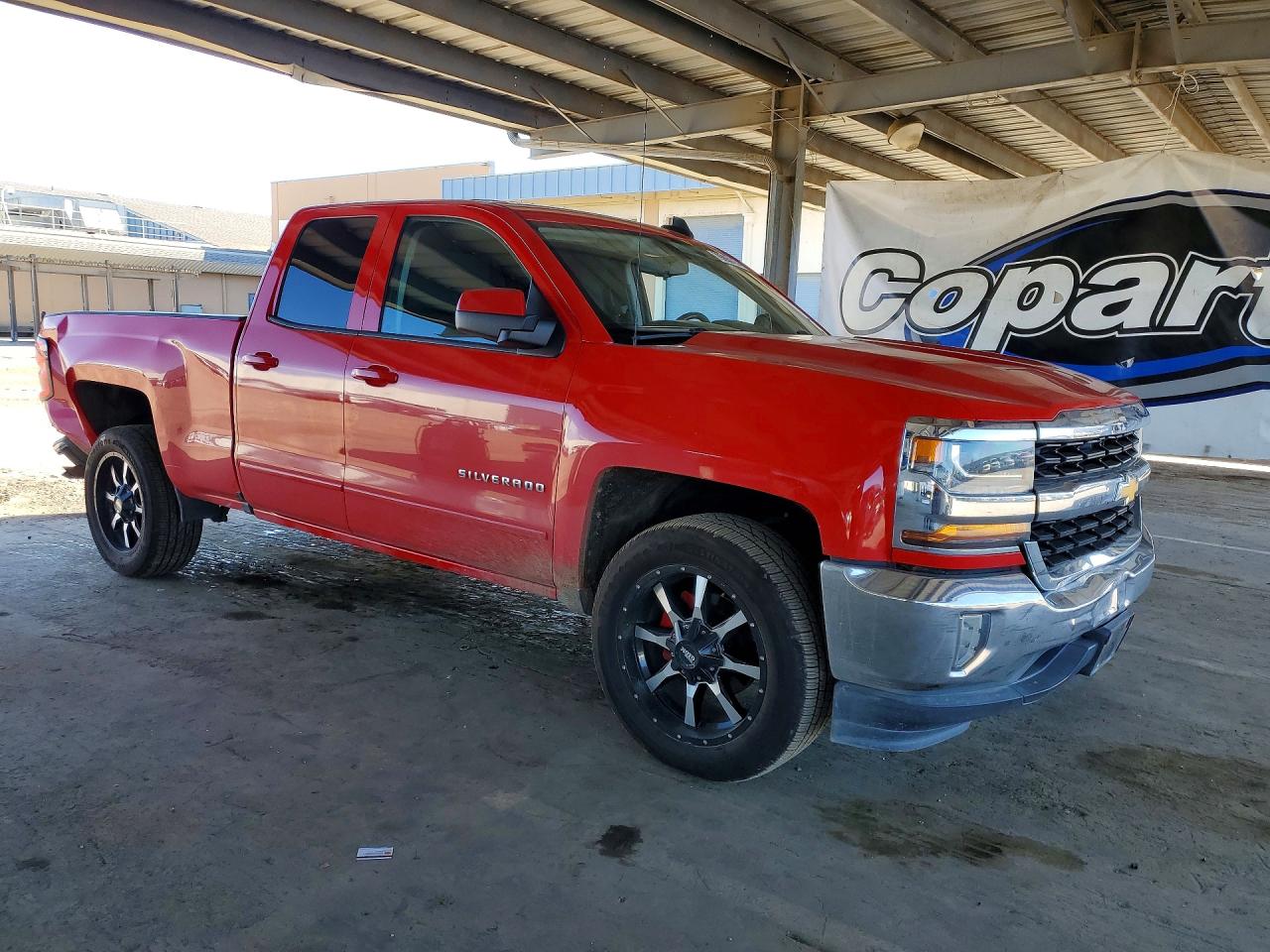 2017 CHEVROLET SILVERADO C1500 LT photo 10