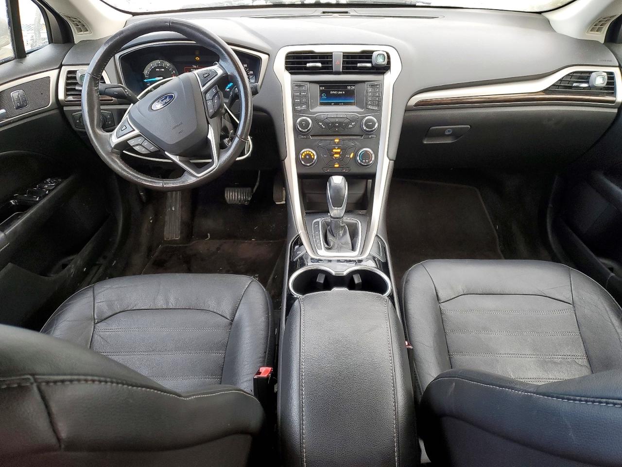 2015 FORD FUSION SE photo 29