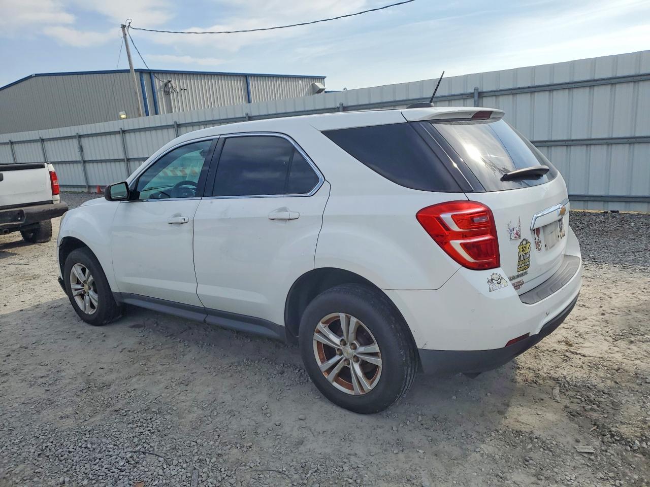 2017 CHEVROLET EQUINOX LS photo 3
