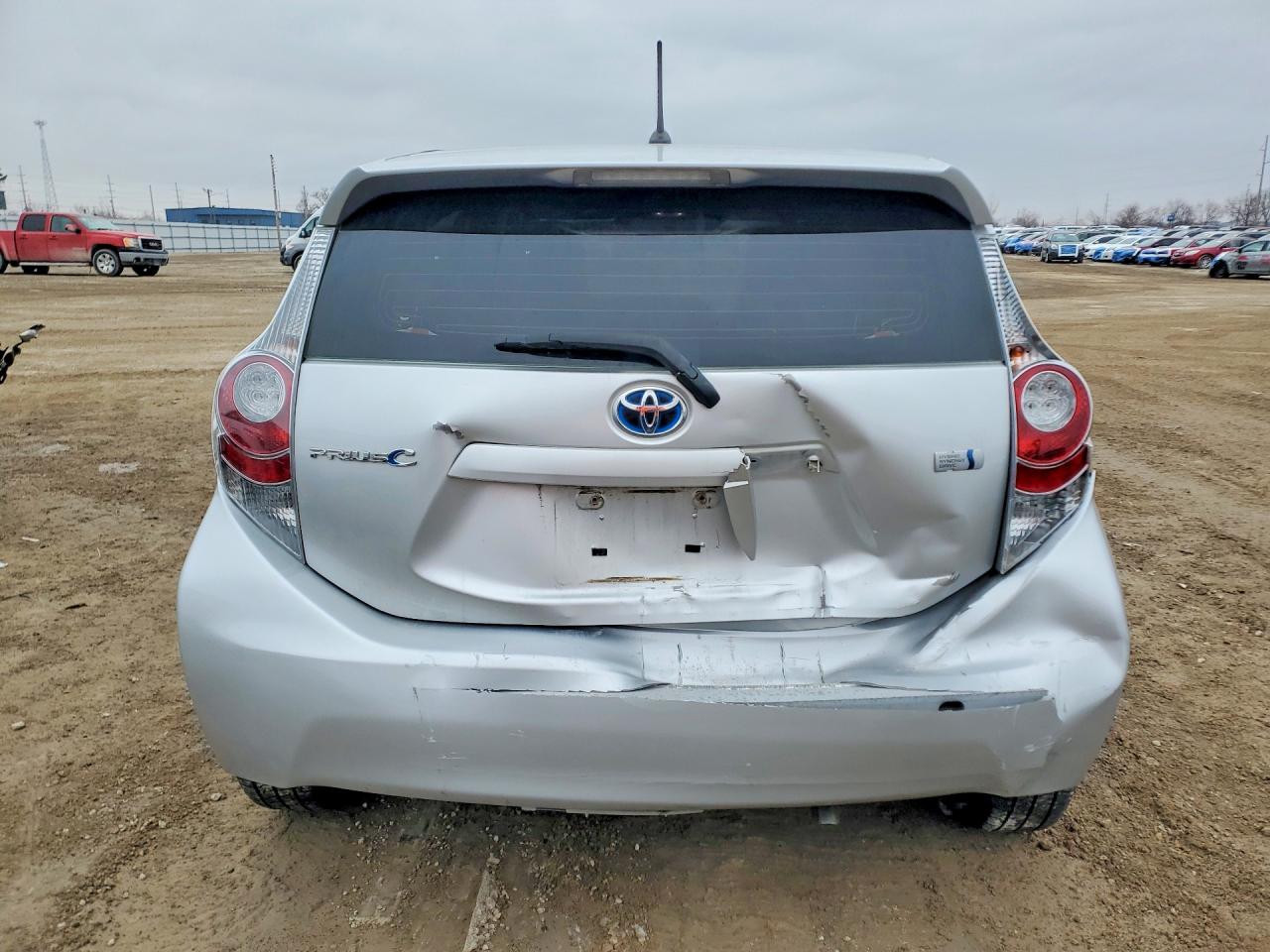 2013 TOYOTA PRIUS C ONE photo 16