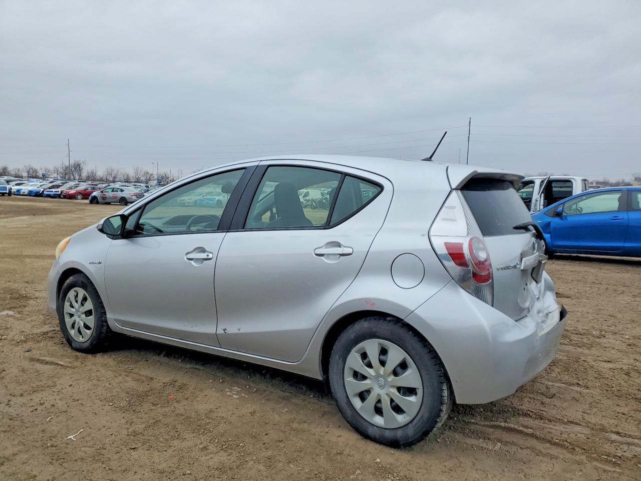 2013 TOYOTA PRIUS C ONE photo 4