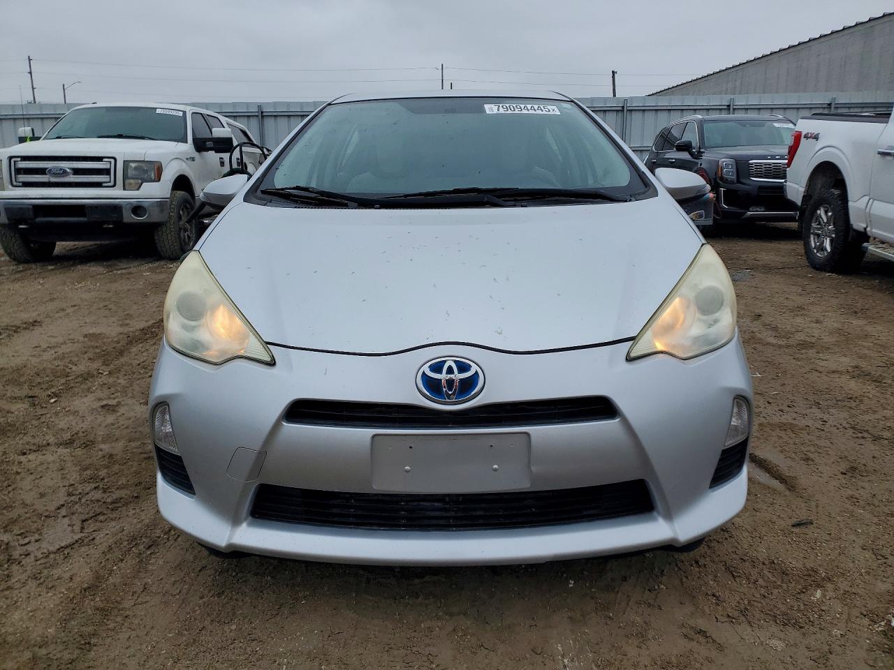 2013 TOYOTA PRIUS C ONE photo 13