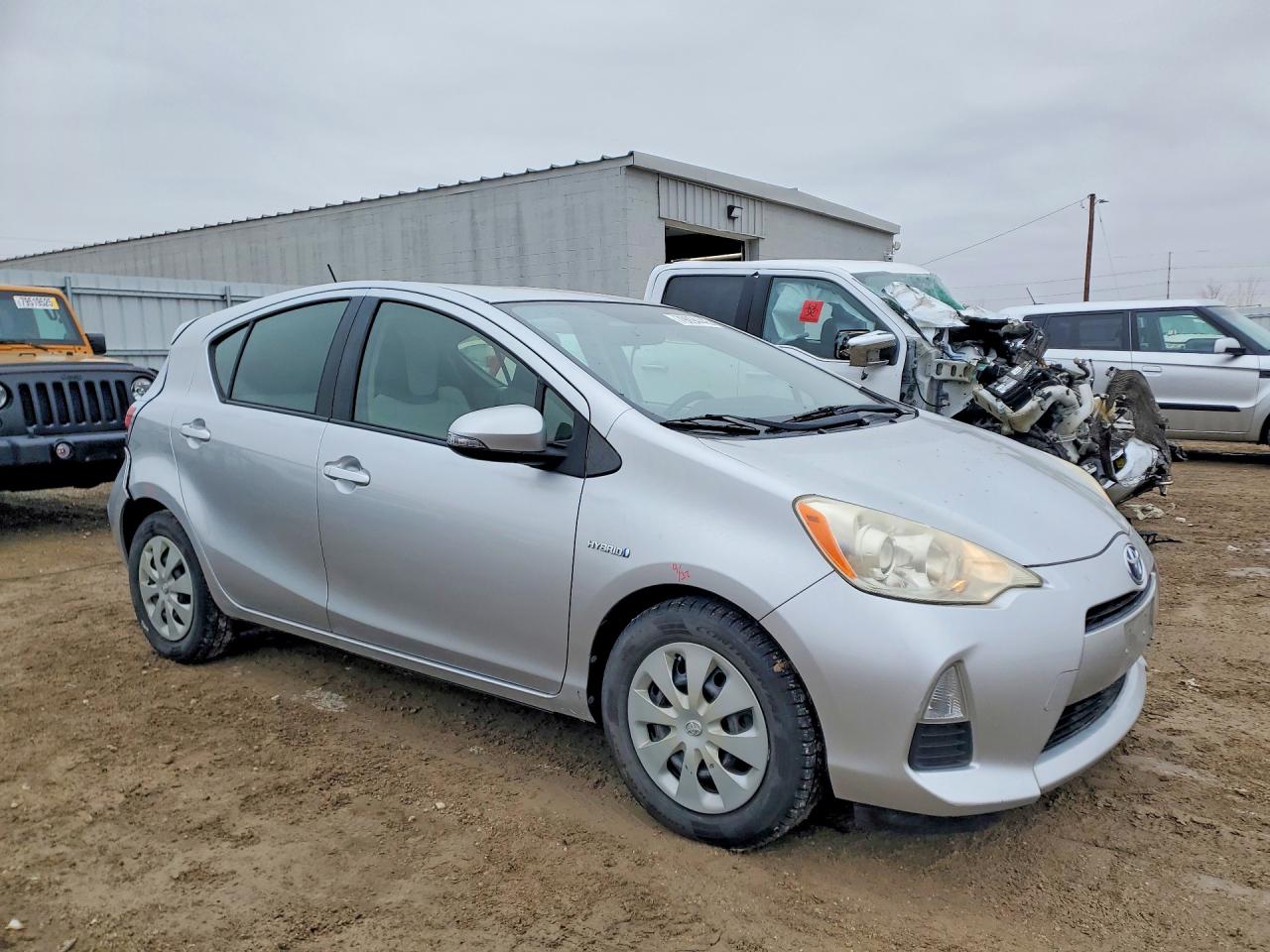 2013 TOYOTA PRIUS C ONE photo 10