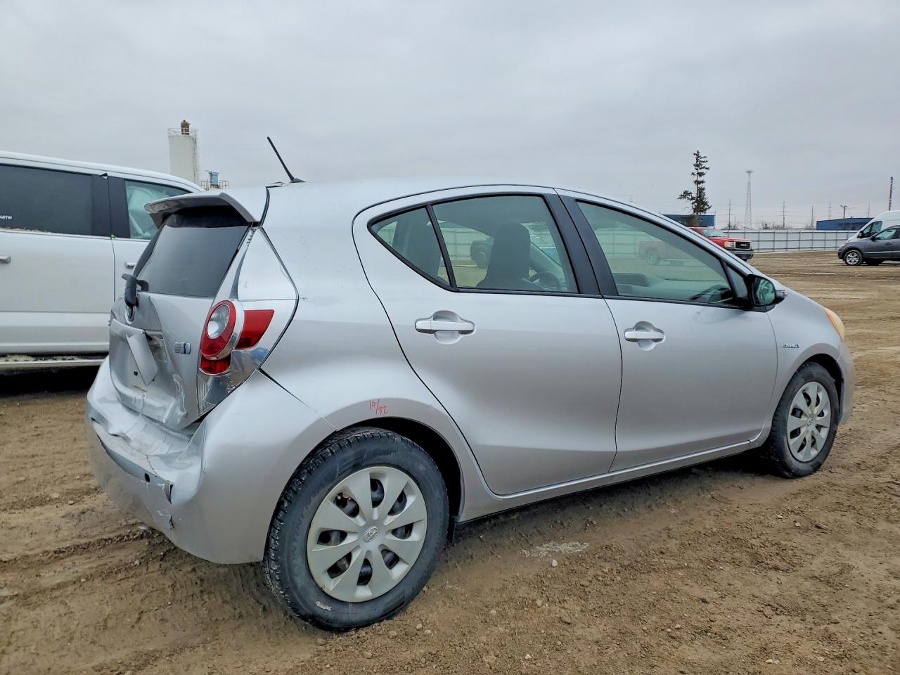 2013 TOYOTA PRIUS C ONE photo 7