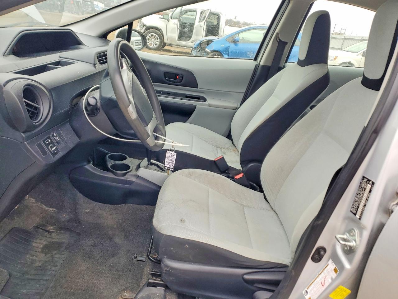 2013 TOYOTA PRIUS C ONE photo 19