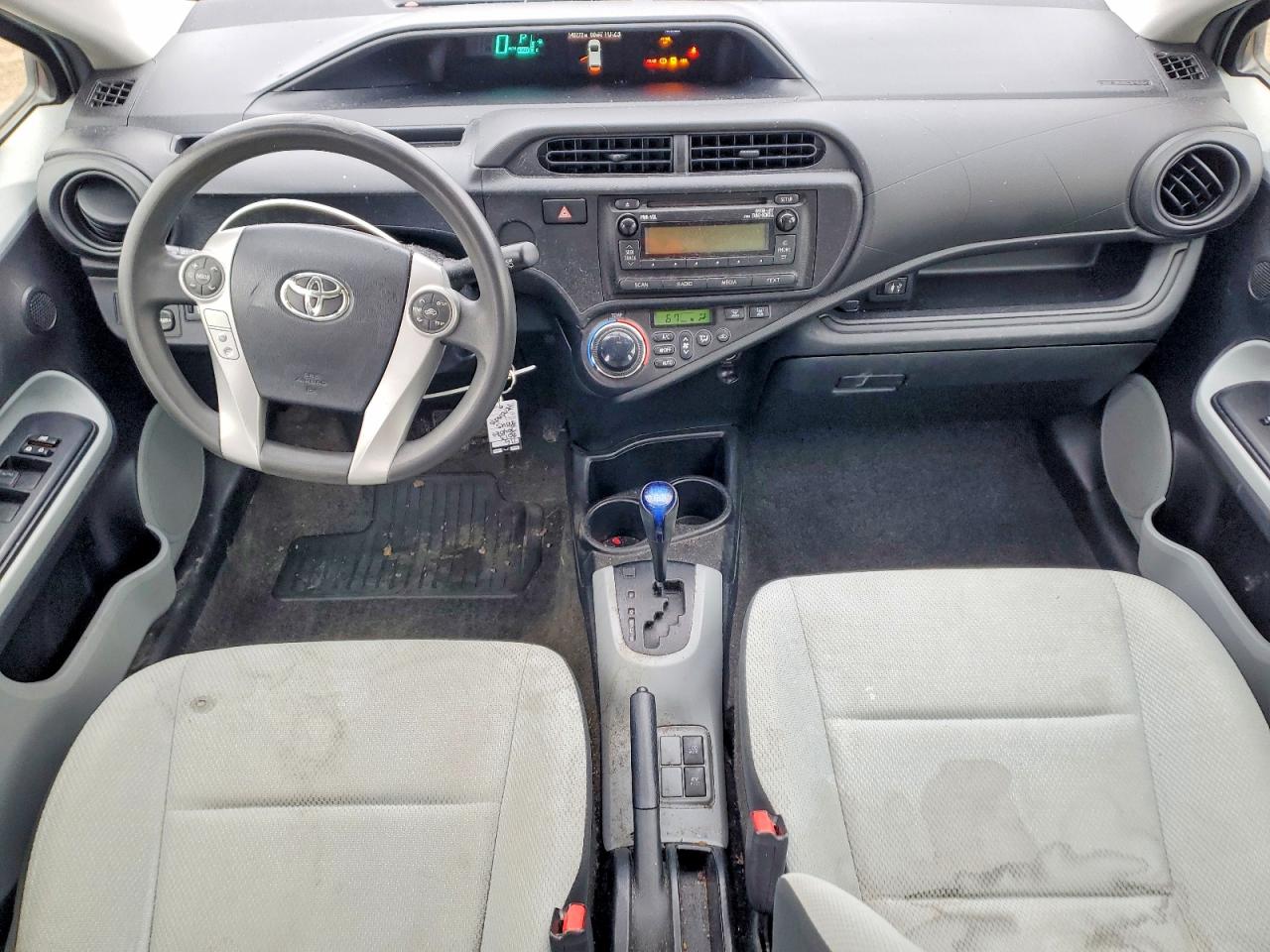 2013 TOYOTA PRIUS C ONE photo 22