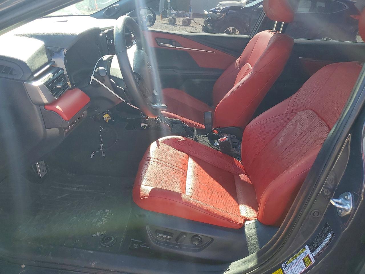 2025 TOYOTA CAMRY XSE photo 13