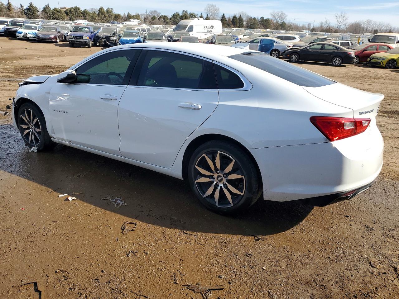 2016 CHEVROLET MALIBU LT photo 2