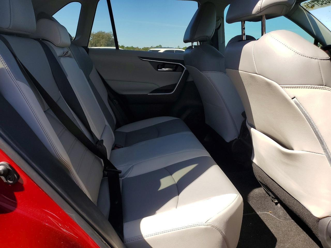 2022 TOYOTA RAV4 XLE PREMIUM photo 21
