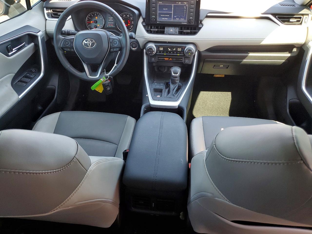 2022 TOYOTA RAV4 XLE PREMIUM photo 15