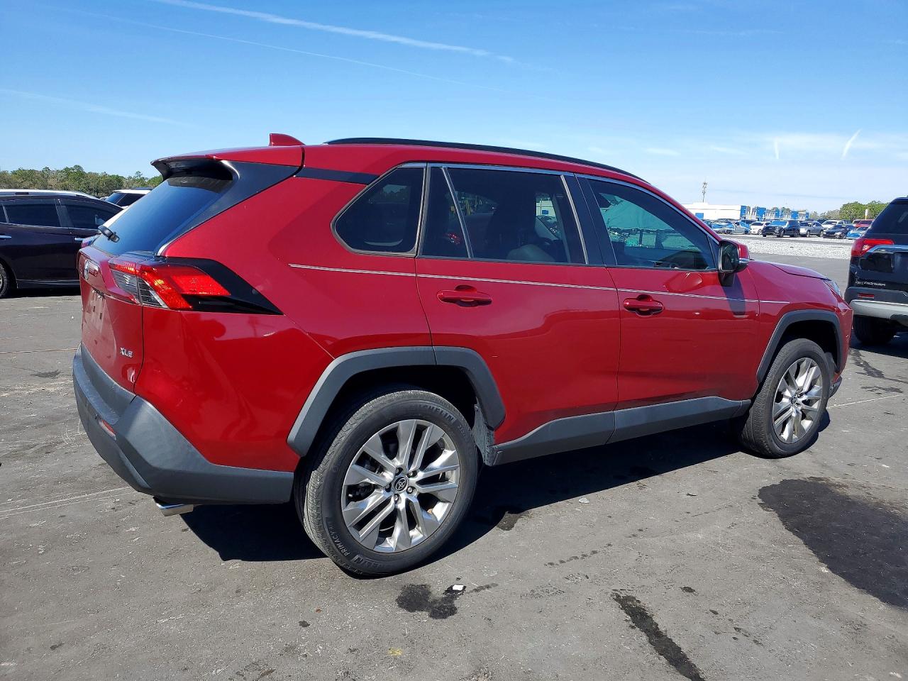 2022 TOYOTA RAV4 XLE PREMIUM photo 5