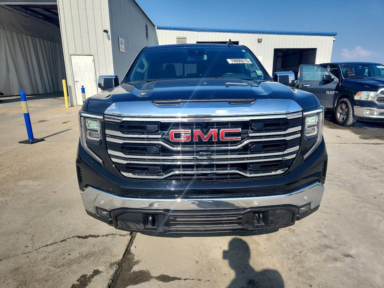 2025 GMC SIERRA K1500 SLT photo 13