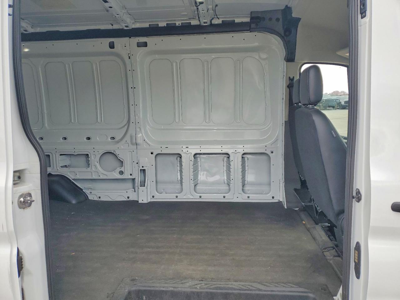 2025 FORD TRANSIT 250 DELIVERY VAN photo 21