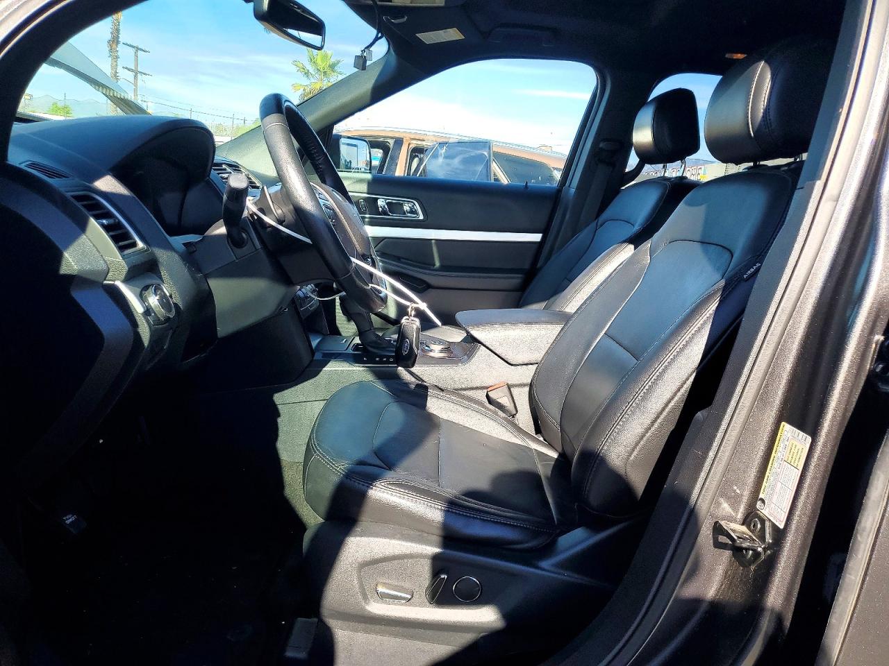 2017 FORD EXPLORER XLT photo 13