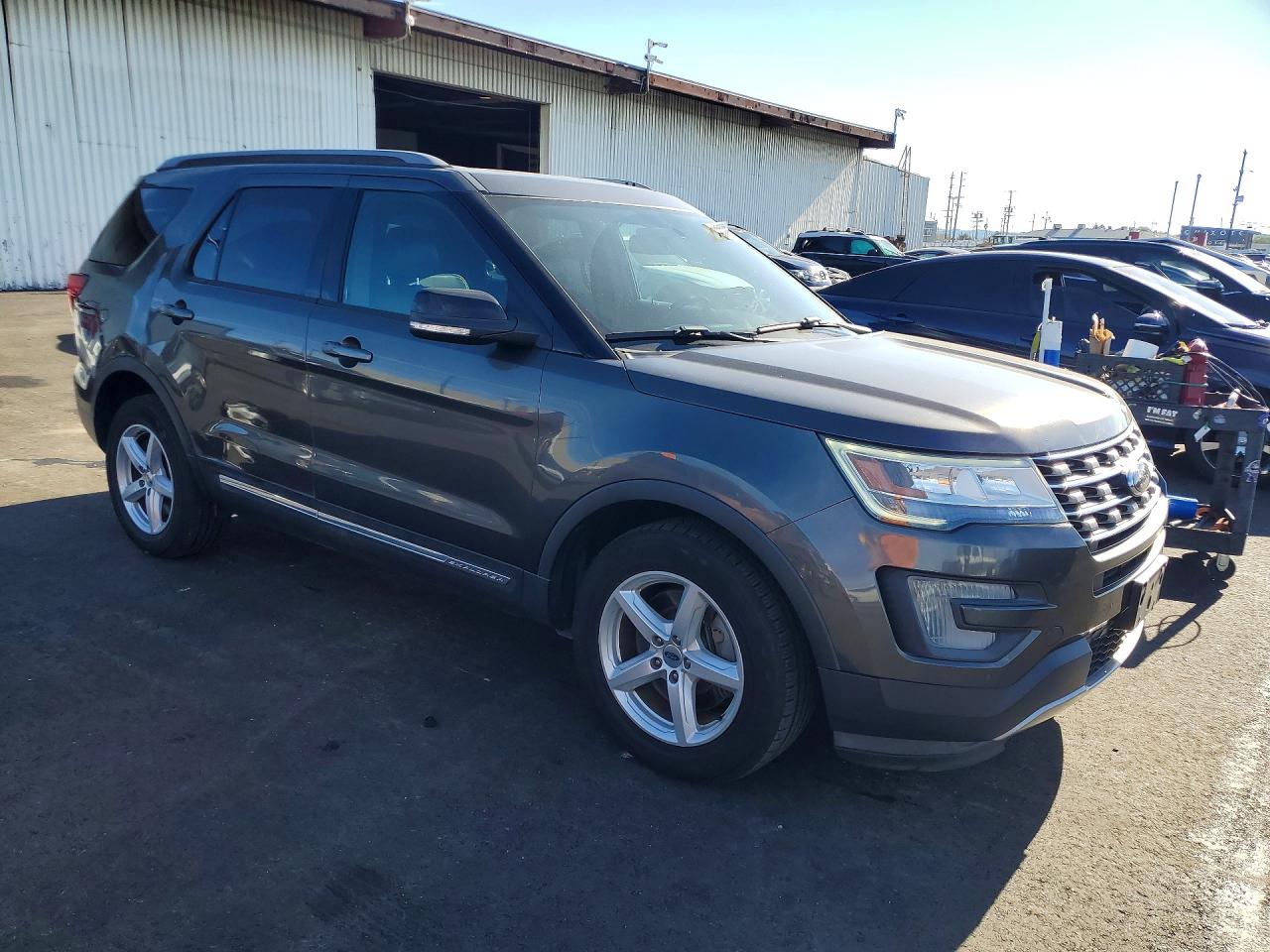 2017 FORD EXPLORER XLT photo 7