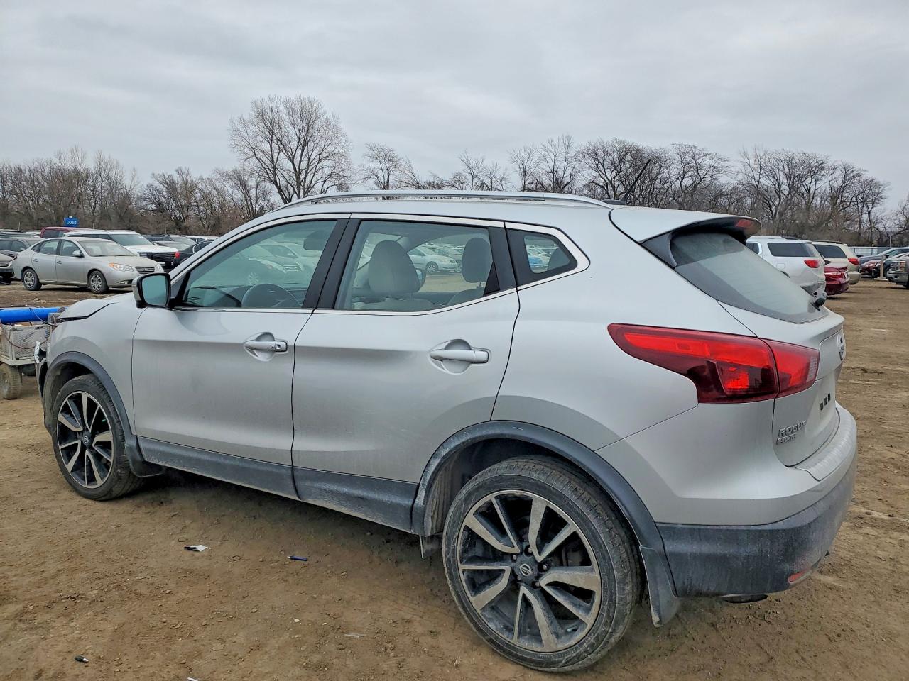 2018 NISSAN ROGUE SPORT SL photo 2